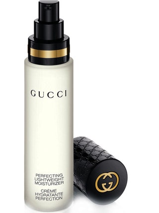 Легкий увлажняющий крем Perfecting Lightweight Moisturizer 4230 рублей.