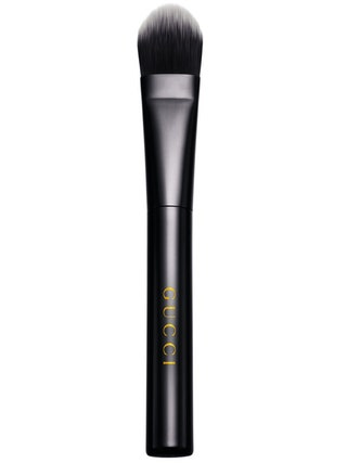 Кисть для тональной основы Foundation Brush 2300 рублей.