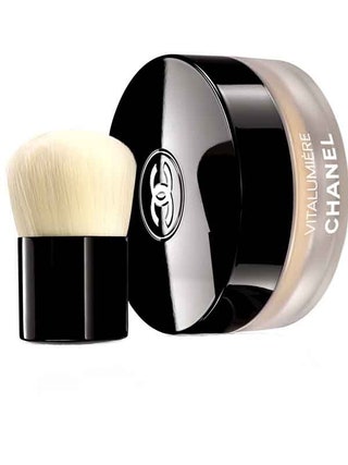 Рассыпчатая пудра Chanel Vitalumiere SPF 15 3895 руб.