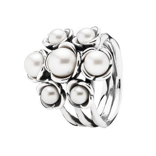 Кольцо из серебра с речным жемчугом 5950 руб. Pandora