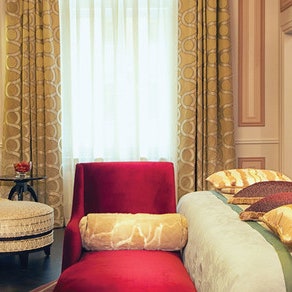 На берегах Невы: в «Гранд Отеле Европа» появились номера в стиле русского авангарда
