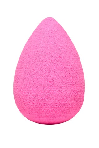 Beautyblender  спонж  для тональных средств  830 руб. Я видела этот спонж у многих профессиональных визажистов. Он...