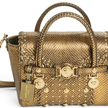 Чао Versace: специально для России бренд представил линию сумок Signature