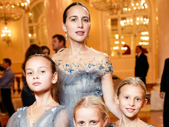 36 лучших платьев на Бале дебютанток Tatler-2014