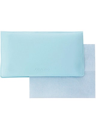 Матирующие салфетки OilControl Blotting Paper Shiseido. Главная функция этих салфеток — устранять жирный блеск....