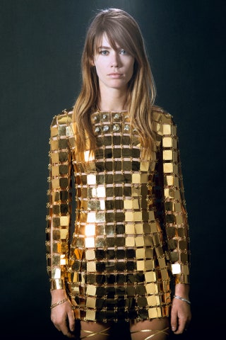Франсуаз Арди в драгоценном платье Paco Rabanne из золота и брил­лиантов.