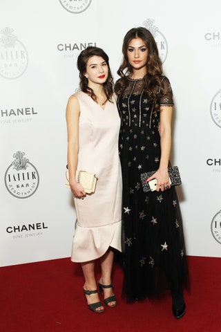 Александра Михалкова и Анастасия Шубская в Chanel