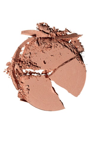 M.A.C румяна Powder Blush Harmony 1150 руб. Румяна M.A.C добавили образу утренней свежести.