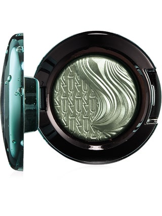 Тени Extra Dimension Eye Shadow Silver Sun M.A.C Alluring Aquatic 840 рублей.