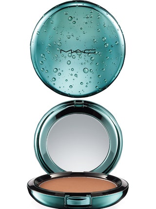 Скульптурирующая пудра Bronzing Powder Refined Golden M.A.C Alluring Aquatic 1265 рублей.