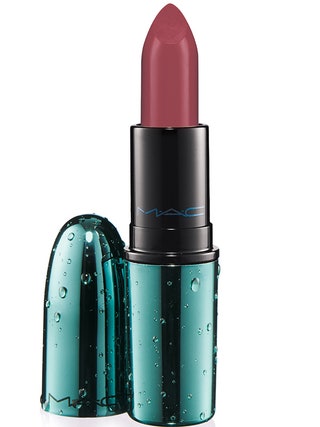 Помада Mystical M.A.C Alluring Aquatic 1050 рублей.