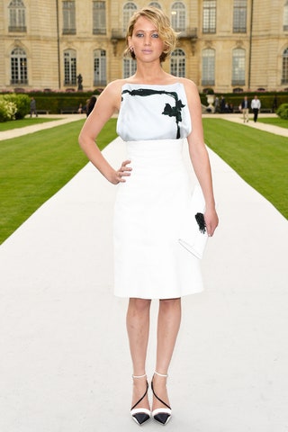 Дженнифер Лоуренс на показе Christian Dior в Париже 7 июля 2014 года.