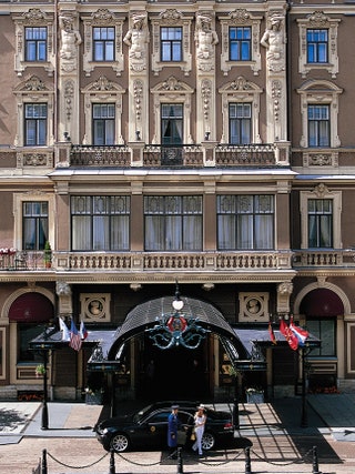 «Гранд Отель Европа» — выбор ценителей элегантности и комфорта.