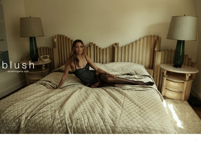 Новости мира моды за 10 сентября рекламная кампания La Sposa с моделью Линдсей Эллингсон | Allure