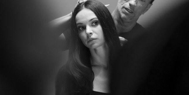 «Дисциплина волос» Диана Вишнева представила новую линию средств для ухода за волосами Krastase Discipline