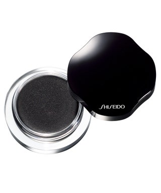 Shiseido тени Shimmering Cream Eye Color BK912 1280 руб. То что доктор прописал для дымчатого макияжа. Легко наносятся...