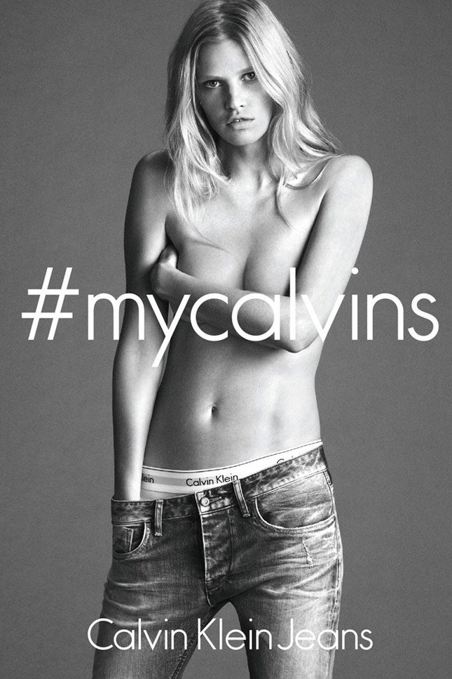 С возвращением Лара Стоун в рекламе денима и нижнего белья Calvin Klein