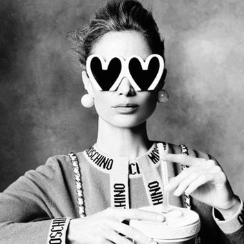 Назад к истокам: Линда Евангелиста и другие топ-модели в рекламе Moschino