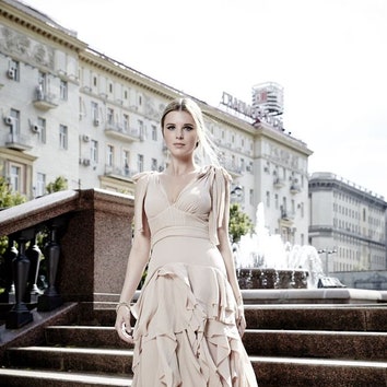 Королева бала: 12 платьев H&M до 7000 рублей для выпускного вечера