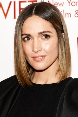Роуз Бирн на церемонии New York Women In Film And Television 'Designing Women' Awards Gala в НьюЙорке 18 июня 2014 года....