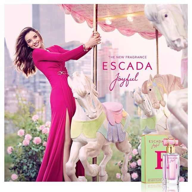 Бархатные пионы Миранда Керр в рекламе аромата Joyful от Escada