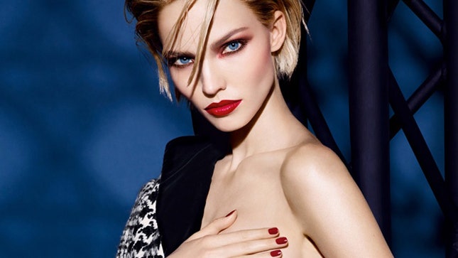 Пламенная осень Саша Лусс в осенней рекламе макияжа Dior