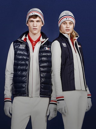 Дизайнером французской олимпийской формы выступил дом моды Lacoste.