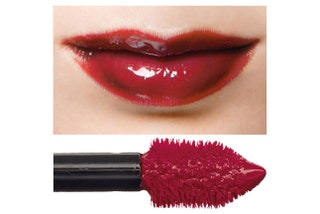 Лак для губ Rouge pur Couture 32 1800 руб. Yves Saint Laurent.