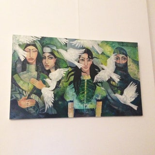 Среда. Выставка картин моей подруги Алены Кочетковой в Метрополе. Мне нравится графичность ее работ и цветовые решения.