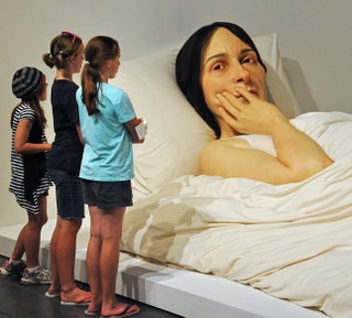 В галерее Christchurch Art Gallery Te Puna o Waiwhetu работы самых актуальных художников. На фото скульптура Рона Мьюека