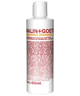 Шампунь Malin  Goetz  Peppermint Shampoo . Подходит для комбинированного типа волос. После мытья они приятно пахнут мятой.