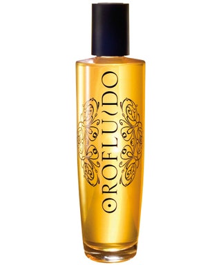 Масло Orofluido Beauty Elixir . Облегчает расчесывание и смягчает волосы но не делает их жирными.