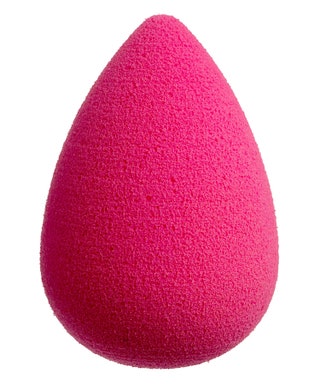 Спонж beauty blender . Незаменимая вещь для нанесения тона.
