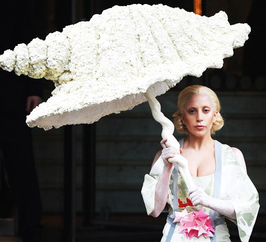 Восточный экспресс Леди Гага в Лондоне