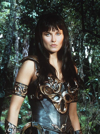 Люси Лоулесс на съемках сериала «Зена — королева воинов» декабрь 1999 года. Люси Лоулесс прославилась благодаря роли...
