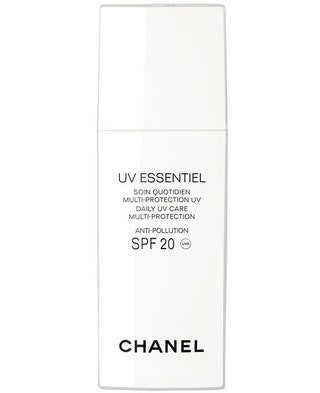 Солнцезащитная эмульсия для лица UV Essentiel SPF 20 2640 руб. Chanel