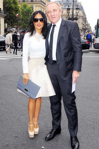 Сальма Хайек с мужем Франсуа Анри Пино перед показом Stella McCartney