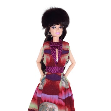 Российские дизайнеры оденут куклу Барби