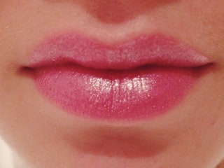 Помада Glam Lipstick Aqua Luxe оттенок Pink Jewel NYX.