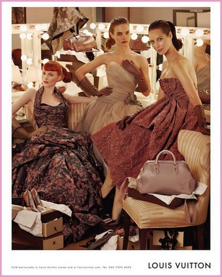 Кристи Тарлингтон Наталья Водянова и Карен Элсон для Louis Vuitton осеньзима 20112012