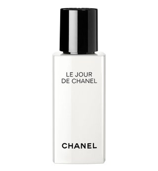 Дневная эмульсия для лица с экстрактом жасмина Le Jour de Chanel 3960 руб. Chanel