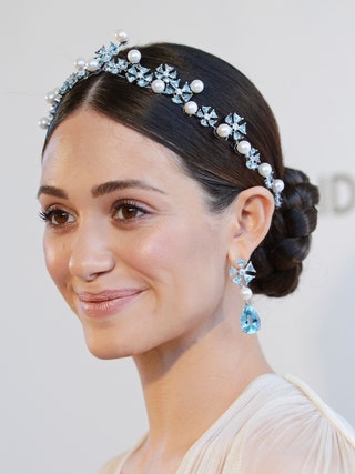 Эмми Россум на 21м вечере Elton John AIDS Foundation Academy Awards Viewing Party 24 февраля 2013 года. Чтобы украсить...