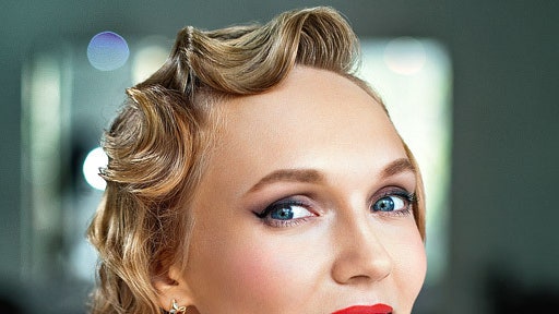 Макияж Ренаты Литвиновой: яркие губы и цветные тени | VOGUE | Vogue Russia