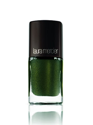 Лак для ногтей Laura Mercier 1050 руб. Актуальные цвета для маникюра этой осенью темнозеленый и перламутровозеленый...