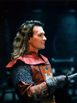 Патрик Суэйзи кадр из фильма «Кольцо дракона» 2004 года. Для роли средневекового рыцаря Патрику пришлось отрастить...