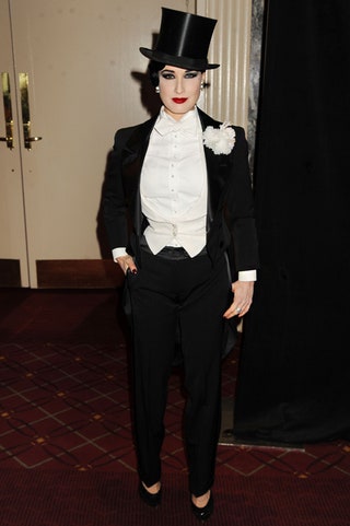 Дита фон Тиз в образе Марлен Дитрих на ежегодном ужине в честь Хэллоуина в НьюЙорке 2012 год