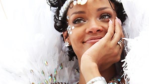 Рианна на карнавале на Барбадосе