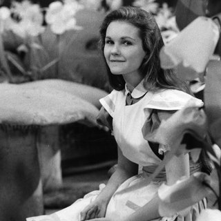Алиса в фильме «Алиса в Стране чудес» 1972. Еще одна британская интерпретация сказки про приключения Алисы главная роль...