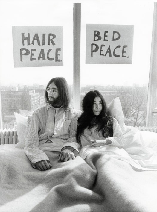 15 цитат Джона Леннона о жизни мире и любви