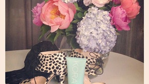 Миранда Керр продвигает марку KORA Organics
